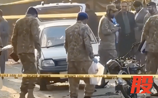 巴阿边境激烈交火现场画面曝光